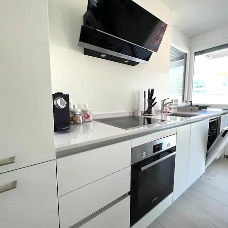 Lakeside Attic Appartement *