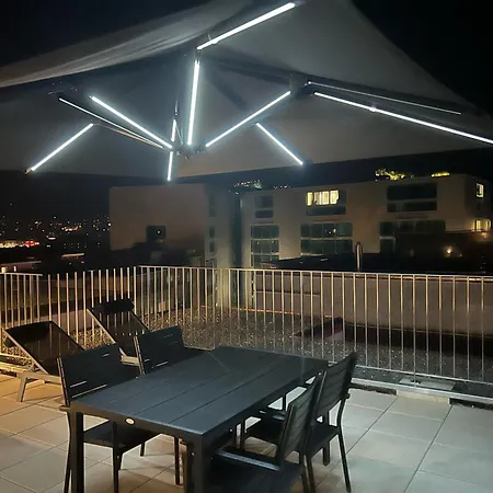 דירה Lakeside Attic