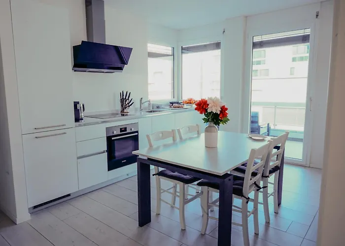 Lakeside Attic Apartamento *