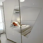 Lakeside Attic Appartamento