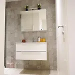 Lakeside Attic Appartamento